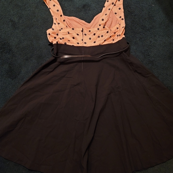 Vintage pin up style dress - Picture 2 of 3